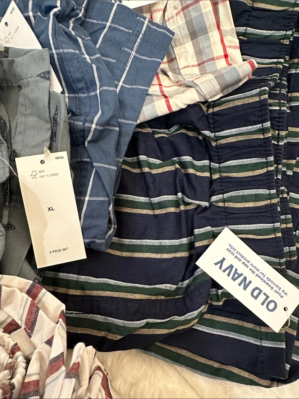 Old Navy: 5 men’s boxers NWT